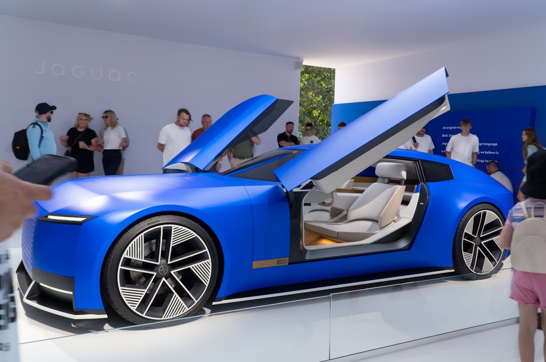 Доставленный автомобиль Genesis GV80 2023